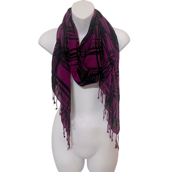 Purple and black plaid pattern scarf - Picture 1 of 3